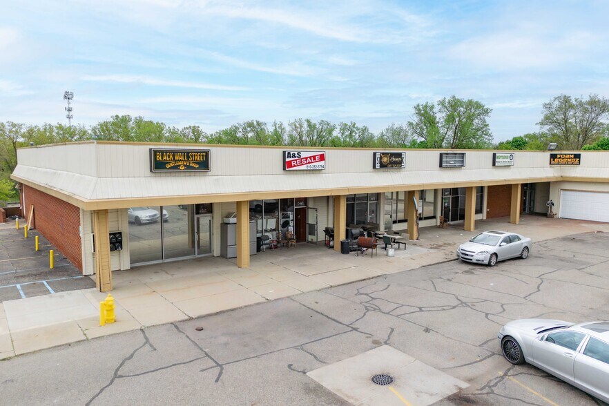 More Photos Of 3467-3575 Beecher Rd, Flint Freestanding For Sale
