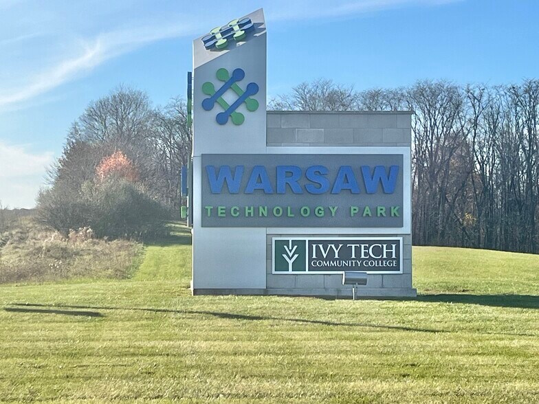 More Photos Of 1395 Polk Dr, Warsaw Industrial For Lease