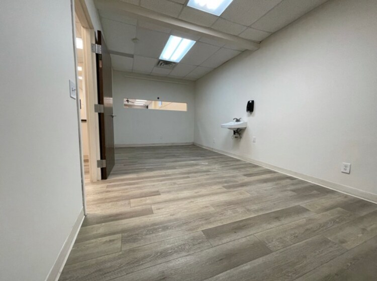 More Photos Of 821-823 Mainstreet, Hopkins Storefront Retail Office For Lease