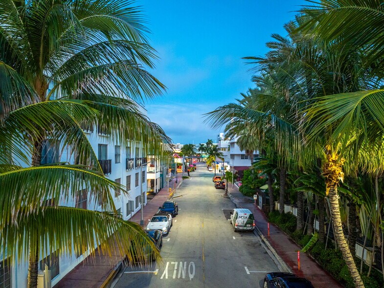 More Photos Of 124 11th St, Miami Beach Hotel For Sale