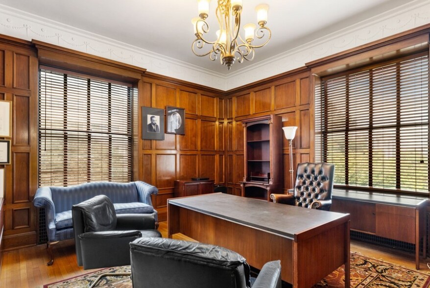 More Photos Of 422 E Franklin St, Richmond Office For Sale