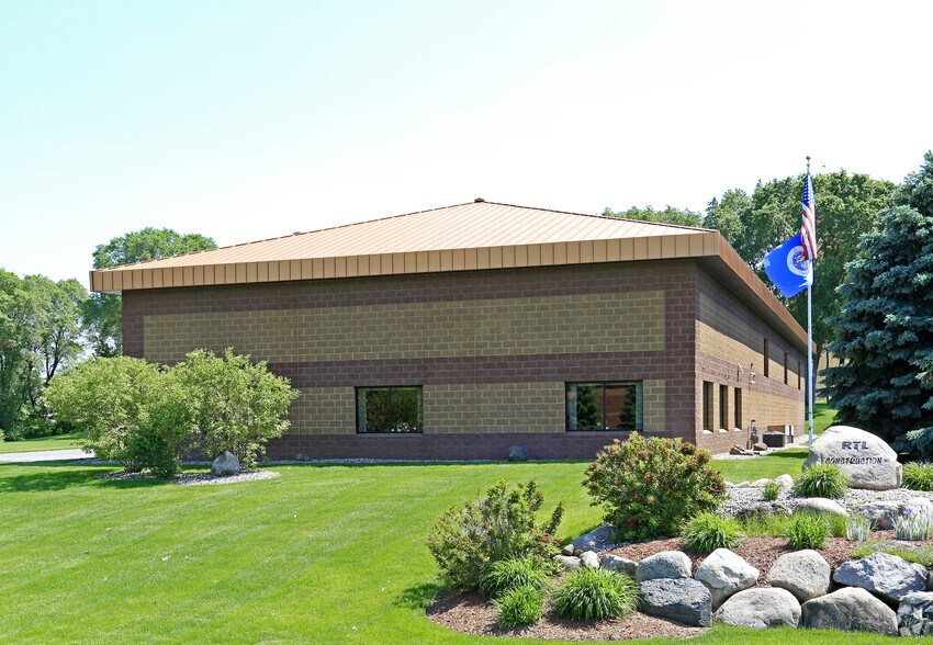 More Photos Of 4000 Valley Industrial Blvd S, Shakopee Light Manufacturing For Sale