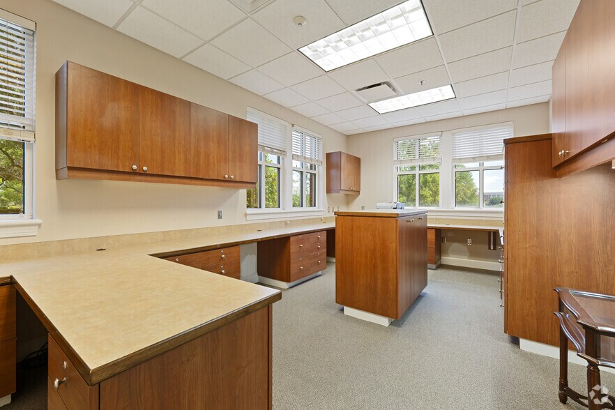 More Photos Of 3664 Coolidge Ct, Tallahassee Office For Lease