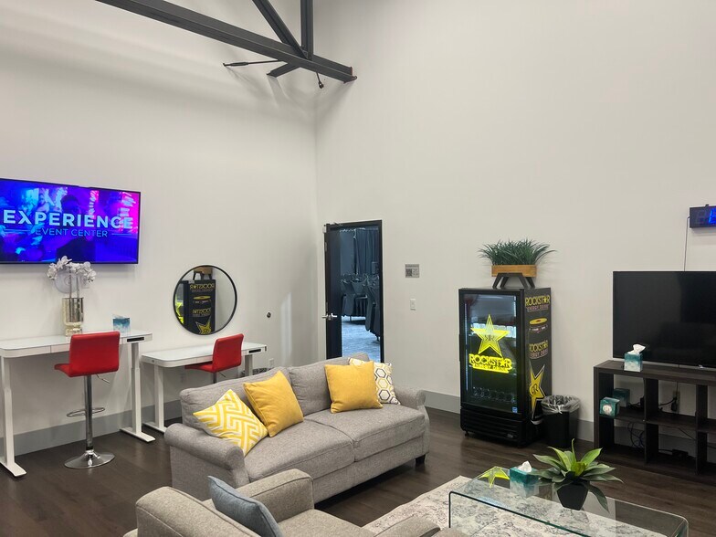 More Photos Of 1440-1460 Moon River Dr, Provo Office For Sale