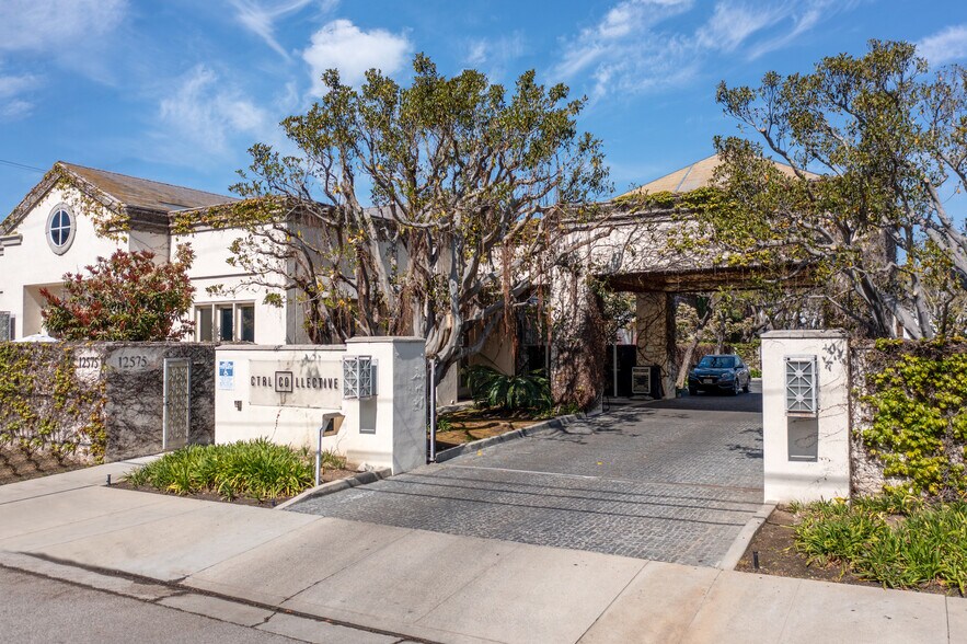 More Photos Of 12575 Beatrice St, Los Angeles Flex For Lease