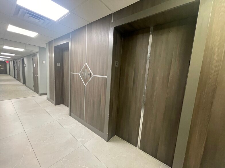 More Photos Of 2131 Hollywood Blvd, Hollywood Office Residential For Lease