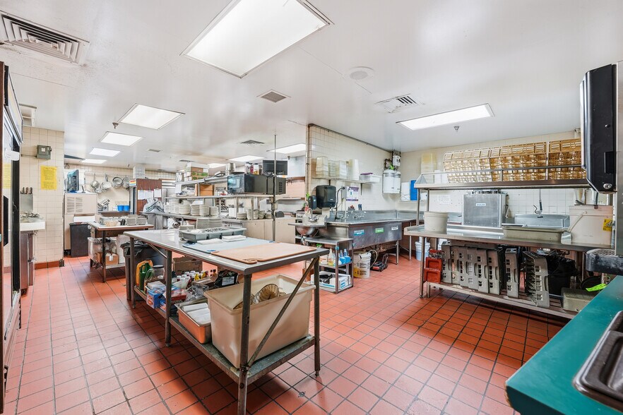 More Photos Of 2305 Wilmington Rd, New Castle Restaurant For Sale