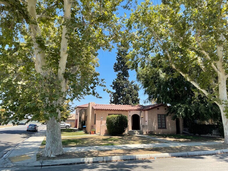 More Photos Of 2528 Park Way, Bakersfield Apartments For Sale