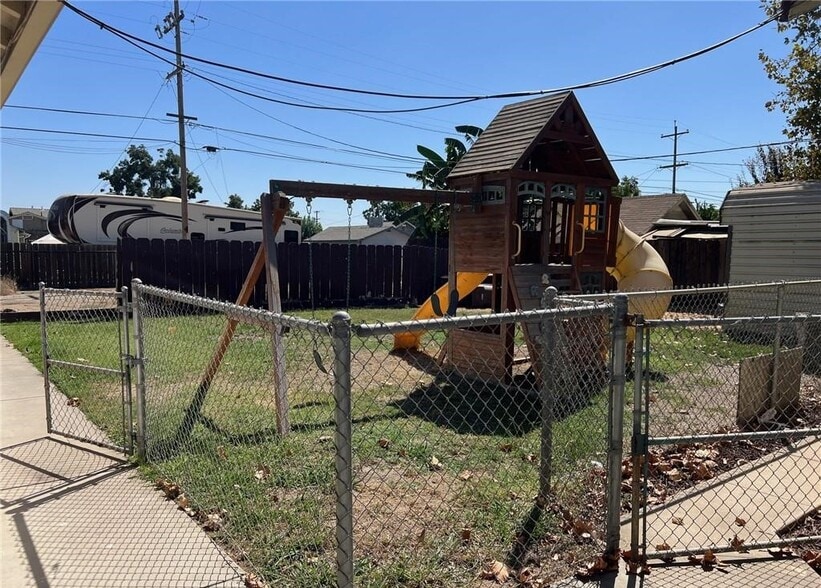 More Photos Of 607 Trinity Ave, Chowchilla Religious Facility For Sale