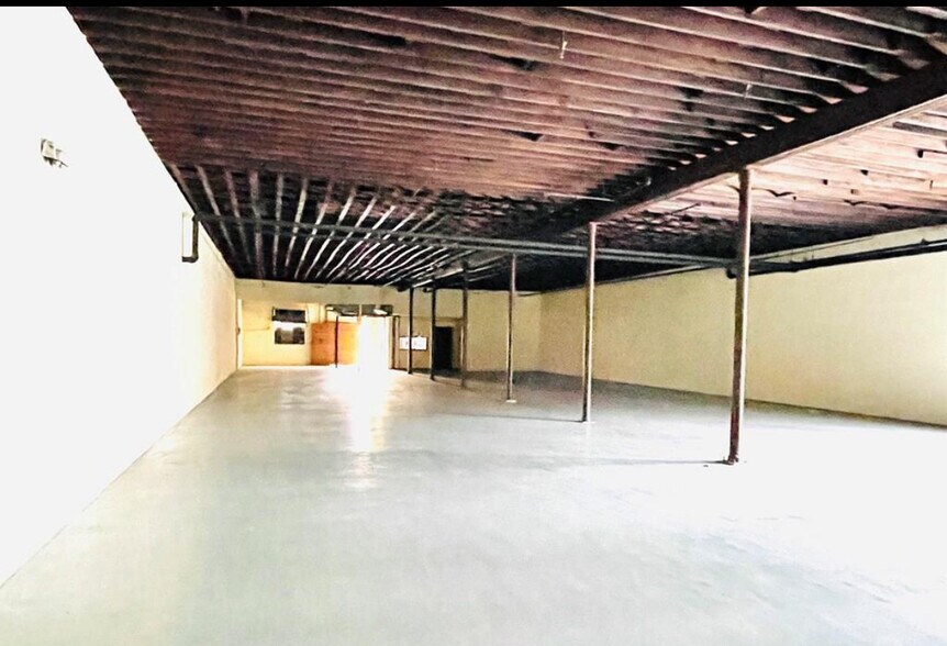 More Photos Of 1263 E Adams St, Brownsville Restaurant For Sale