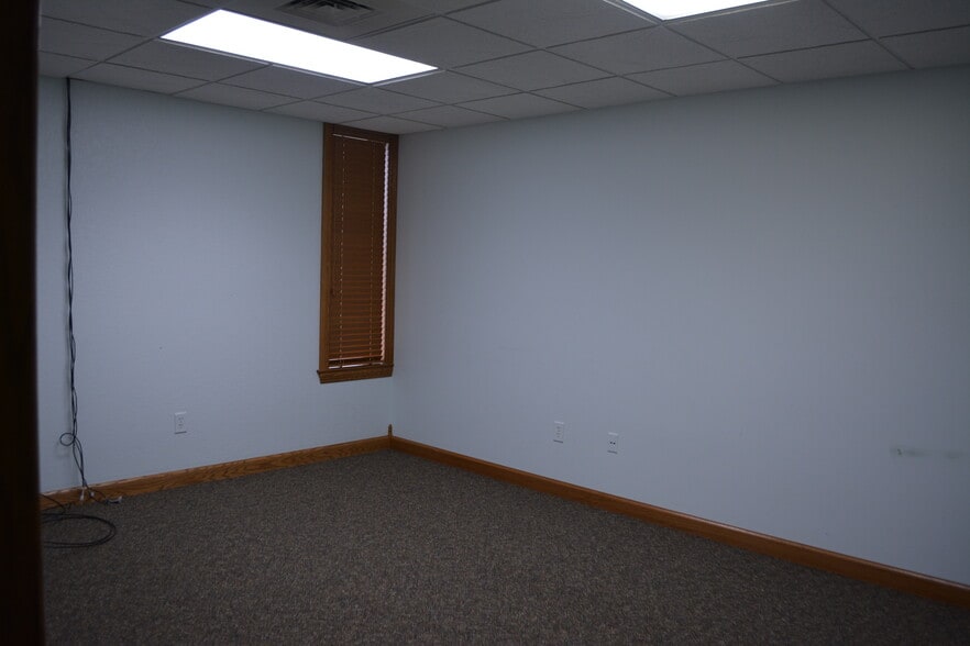 More Photos Of 1313 Mission, Mount Pleasant Office For Lease