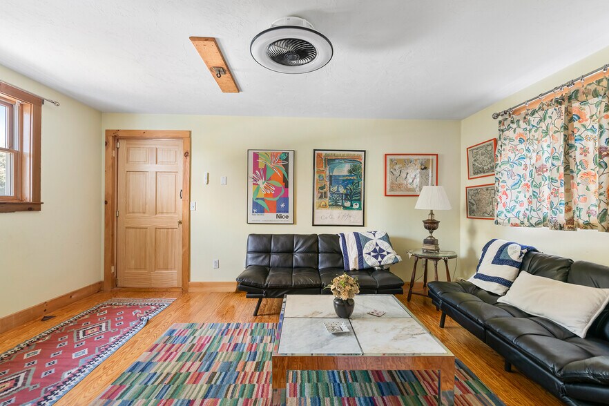 More Photos Of 32 Maple St, Andover Hospitality For Sale