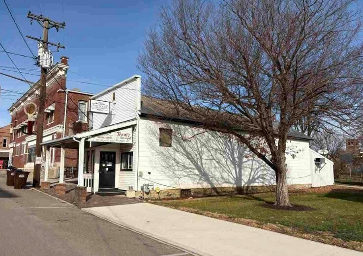 More Photos Of 113 E Washington St, New Madison Bar For Sale