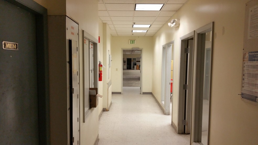 More Photos Of 81 Fitzgerald Dr, Jaffrey Light Manufacturing For Lease