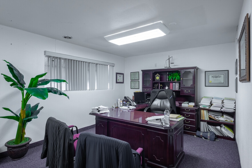 More Photos Of 218 S Maryland Pky, Las Vegas Office For Sale