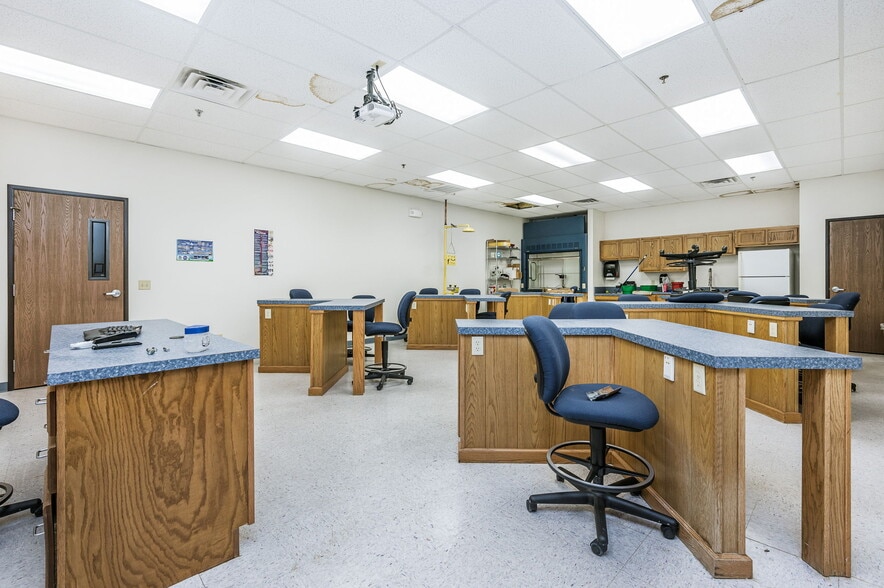 More Photos Of 4530 Canyon Dr, Amarillo Freestanding For Sale