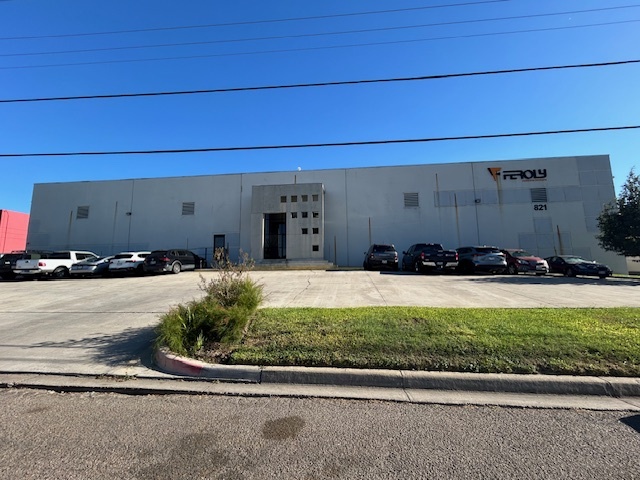 Primary Photo Of 821 Union Pacific Blvd, Laredo Warehouse For Lease