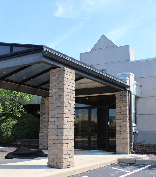More Photos Of 5151 Blazer Memorial Pky, Dublin Office For Sale