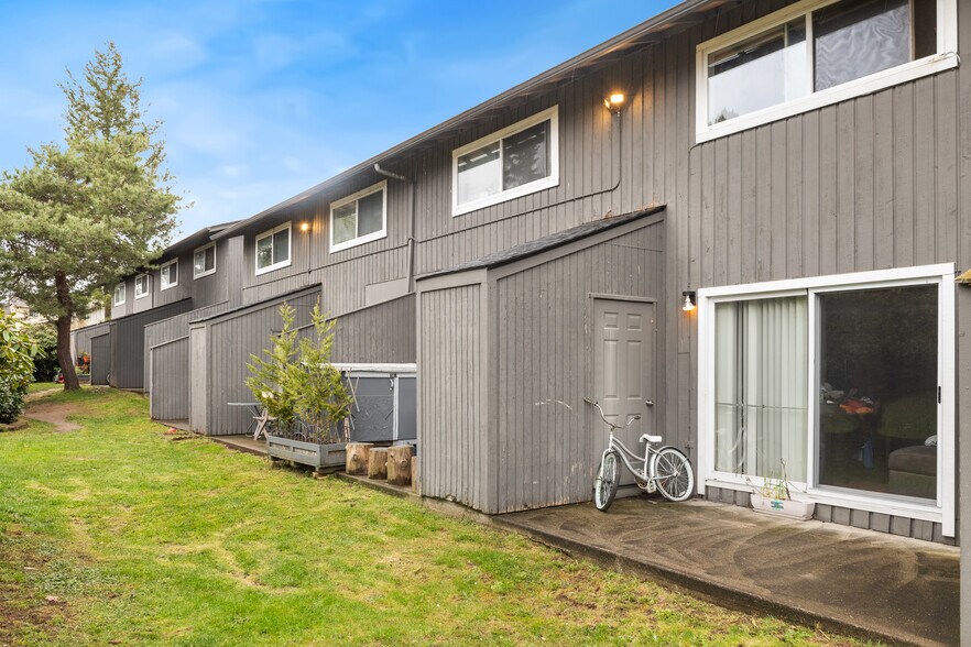 More Photos Of 20611 108th Ave SE, Kent Apartments For Sale