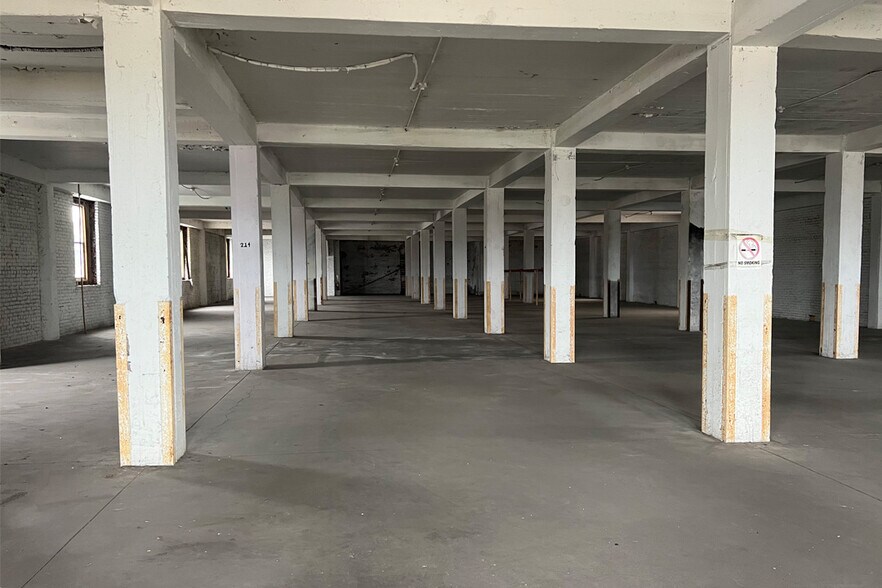 More Photos Of 1127 W 8th St, Kansas City Industrial For Sale