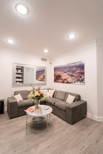 More Photos Of 238 E 77th St, New York Medical For Lease