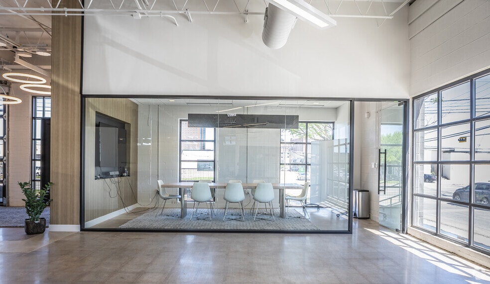 More Photos Of 119-127 Manufacturing St, Dallas Unknown For Lease