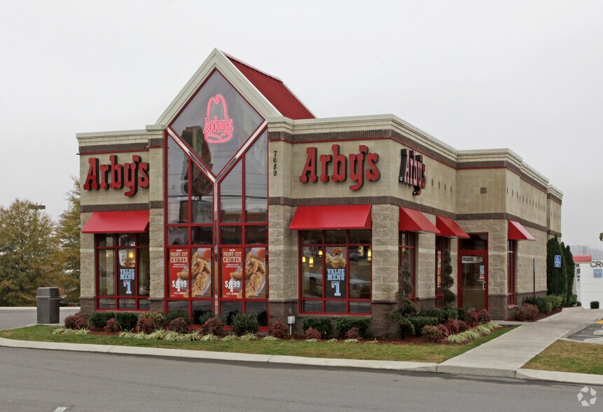 More Photos Of 7689 Highway 70 S, Bellevue Restaurant For Sale