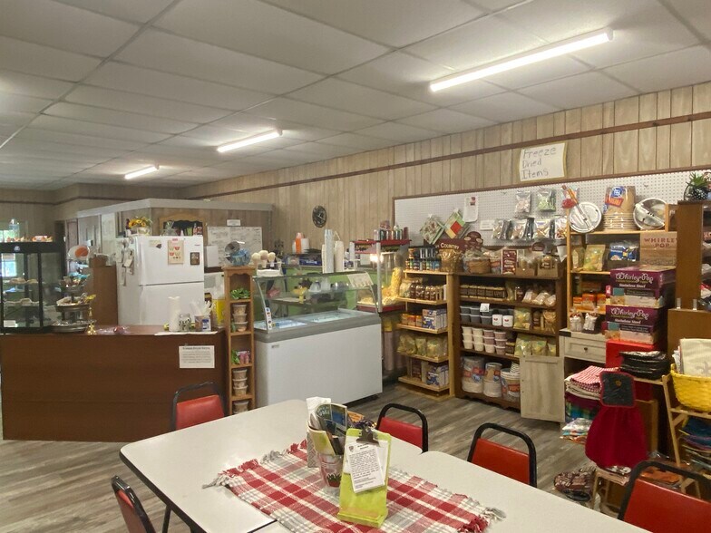 More Photos Of Main St, Calico Rock Storefront For Sale