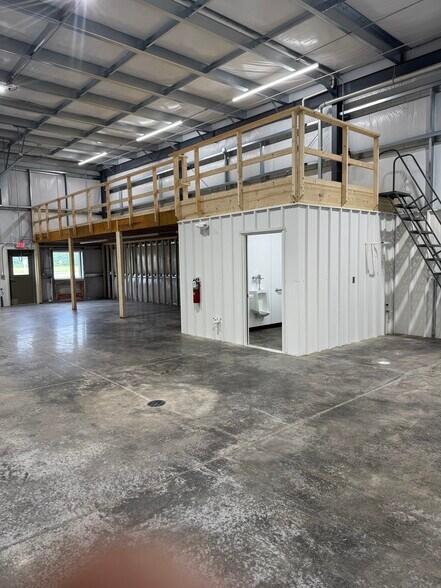 More Photos Of 2053 17 1/2 Ave, Rice Lake Self Storage For Lease