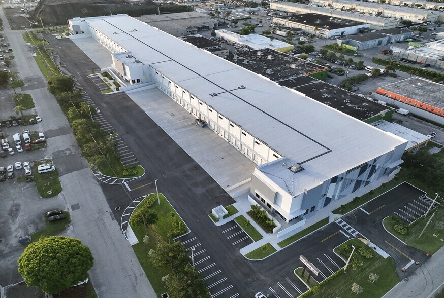 More Photos Of 4995 NW 77th Ave, Miami Warehouse For Lease