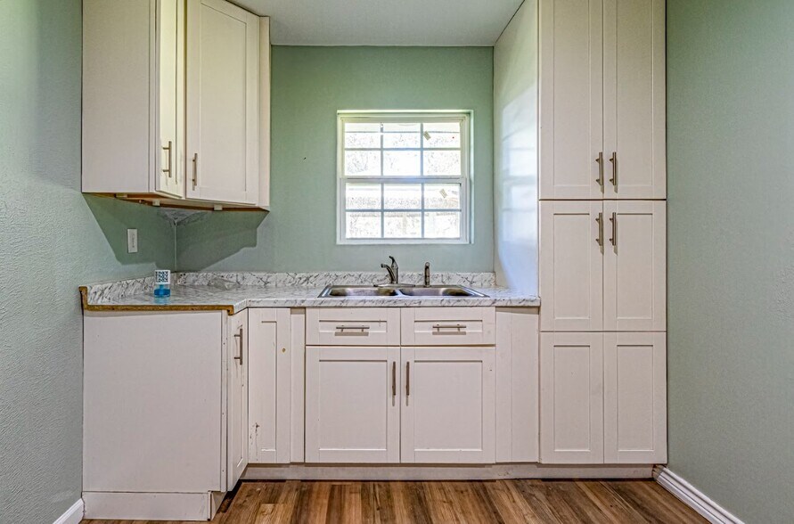 More Photos Of 229 Bishop, Livingston Apartments For Sale