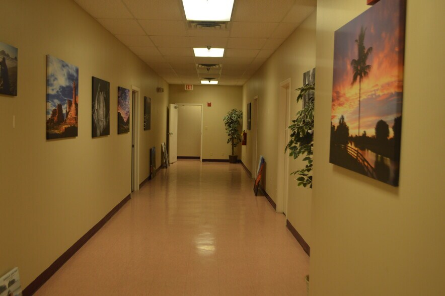 More Photos Of 6000 Park of Commerce Blvd, Boca Raton Distribution For Lease