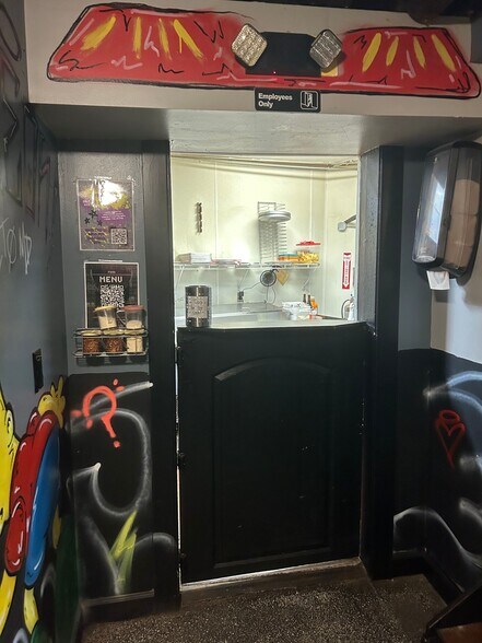 More Photos Of 902-904 S Charles St, Baltimore Restaurant For Lease