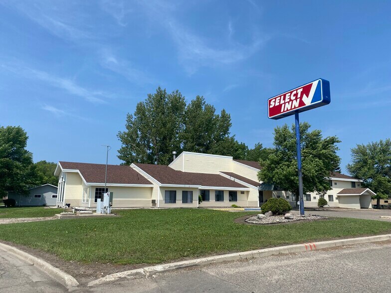 Primary Photo Of 821 Highway 75 N, Breckenridge Hotel For Sale