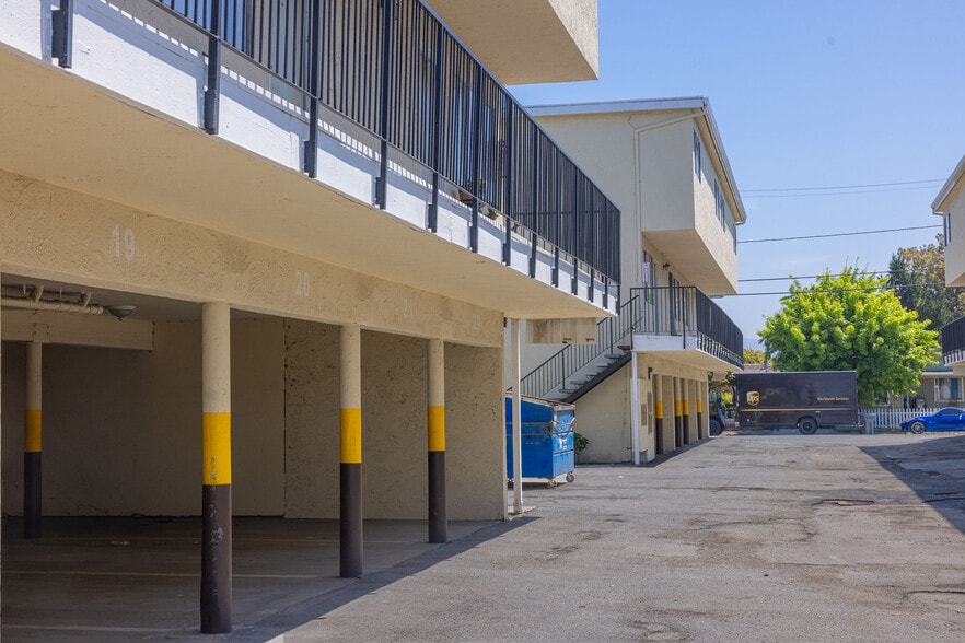 More Photos Of 75 N Hebbron Ave, Salinas Apartments For Sale