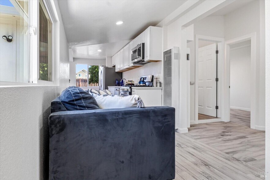 More Photos Of 2113 Dennis Ln, Santa Rosa Multifamily For Sale