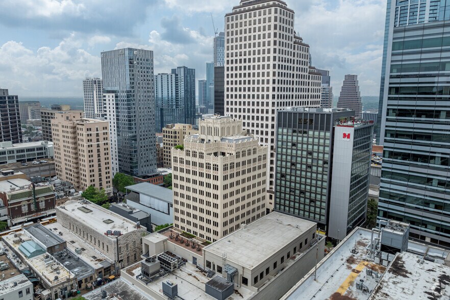 More Photos Of 114 W 7th St, Austin Office For Lease