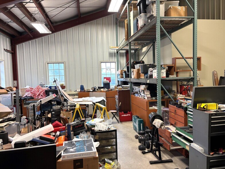 More Photos Of 66 Prokop Rd, Oxford Flex For Sale