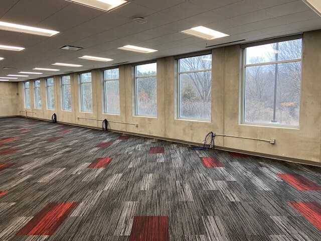More Photos Of 8700-8720 Eagle Creek Pky, Savage Warehouse For Lease