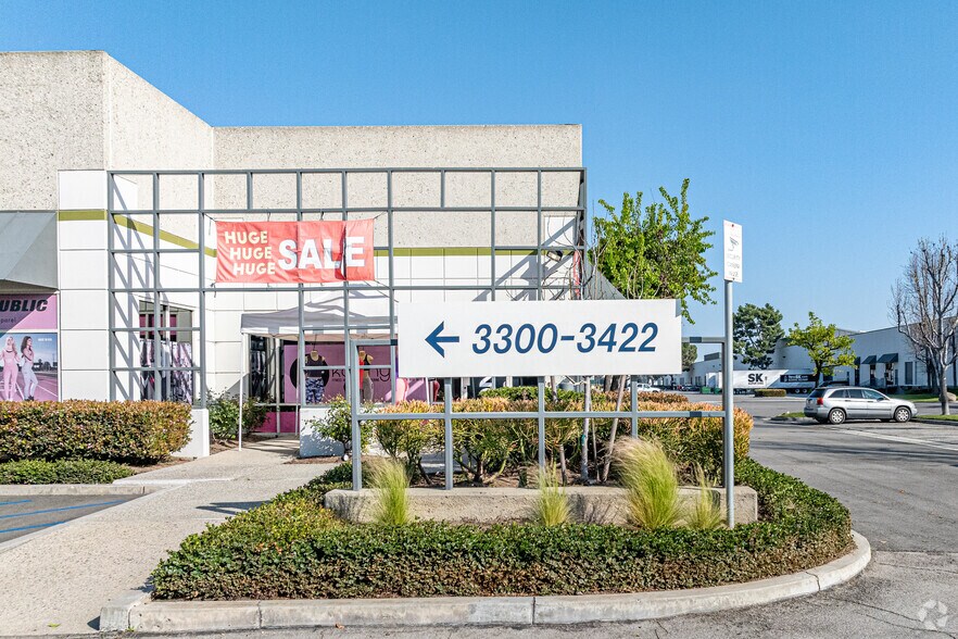 More Photos Of 3300-3328 Garfield Ave, Commerce Light Manufacturing For Lease