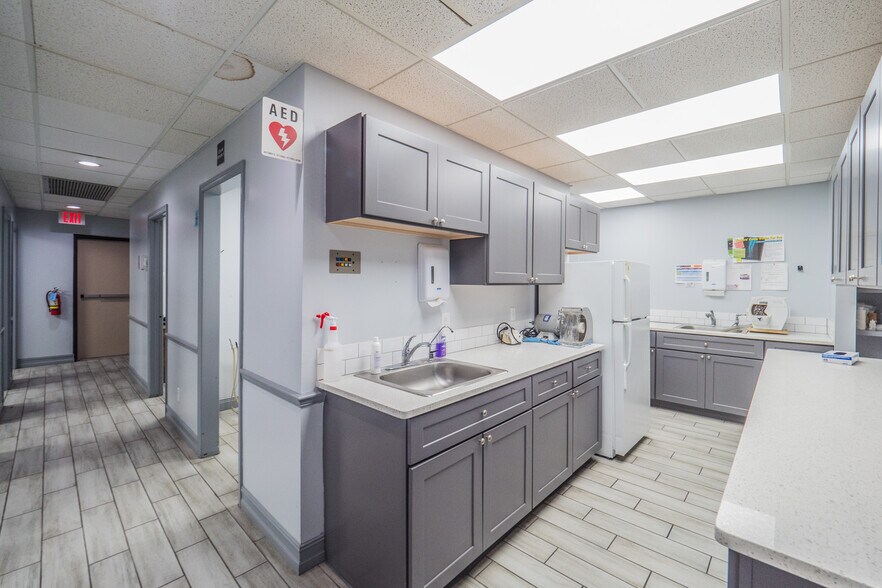 More Photos Of 1020 5th St Se, Winter Haven Skilled Nursing Facility For Lease