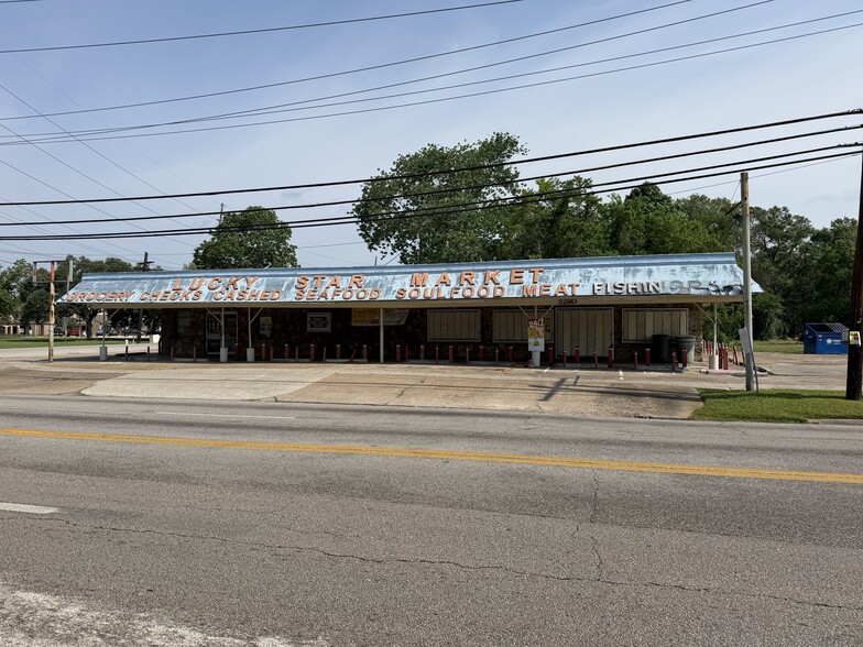 Primary Photo Of 3280 E Lucas Dr, Beaumont Supermarket For Sale