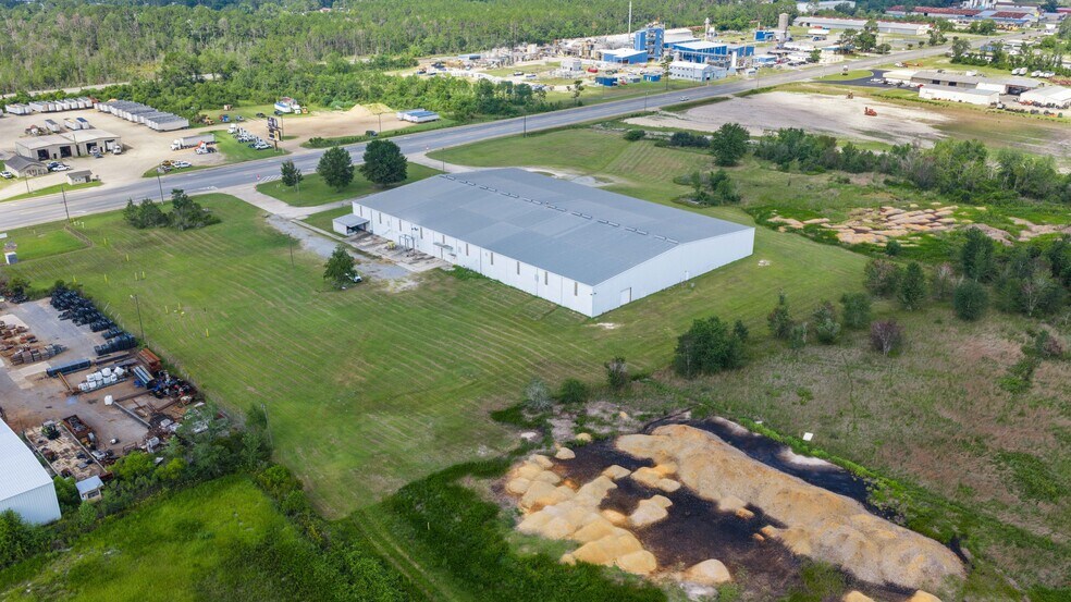 More Photos Of 1457 E Parker St, Baxley Manufacturing For Sale