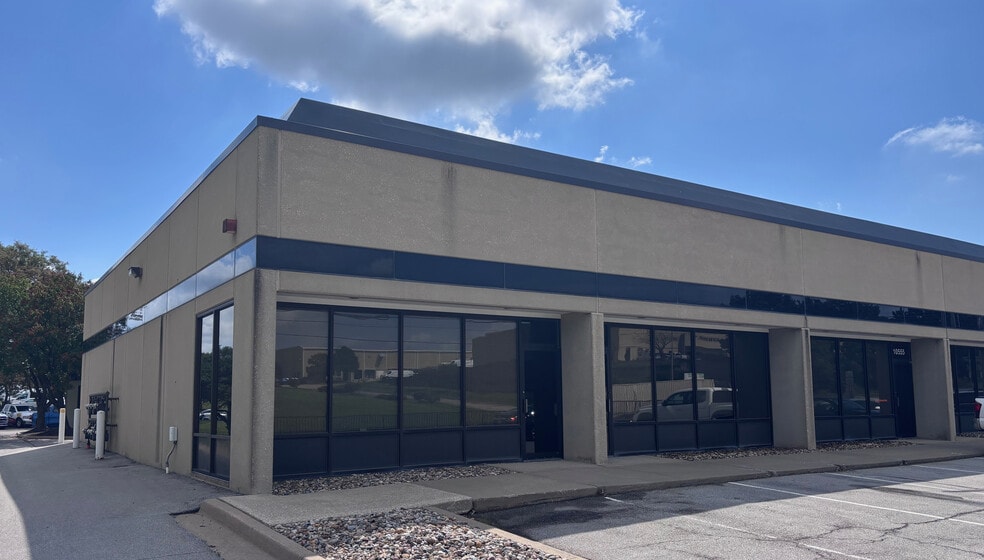 Primary Photo Of 15000-15042 W 106th St, Lenexa Flex For Lease