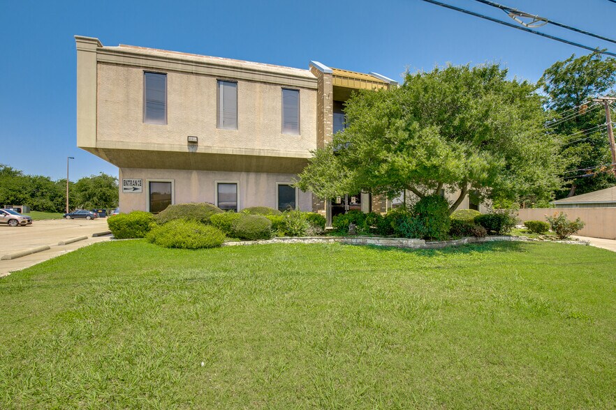 More Photos Of 1301 Northwest Hwy, Garland Office For Sale