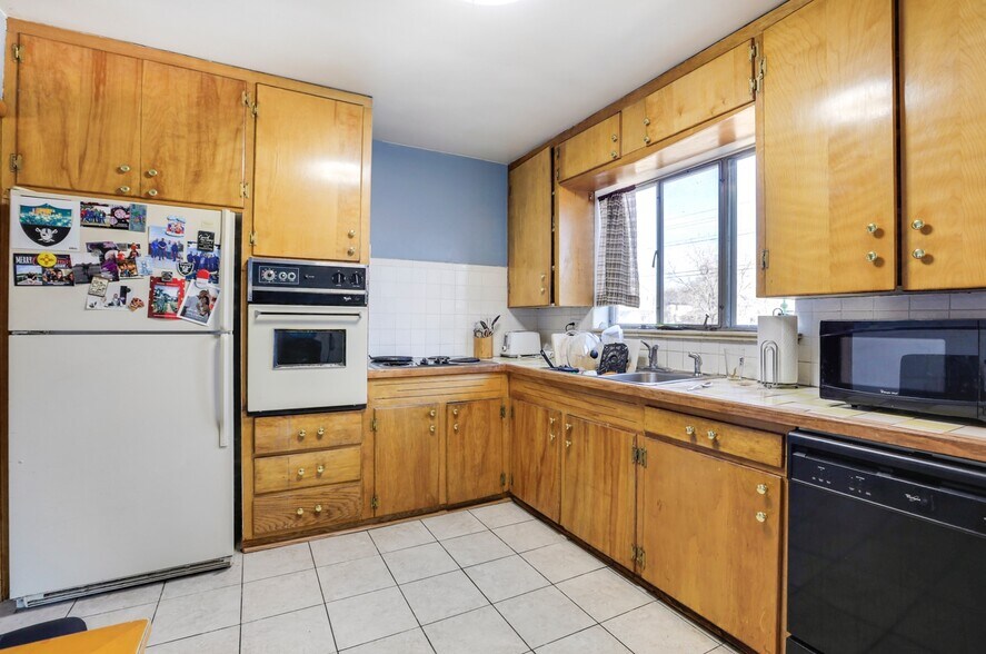 More Photos Of 2580 S Madison St, Denver Multifamily For Sale