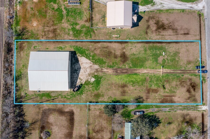 More Photos Of 9702 Surrey Ln, Richmond Light Distribution For Sale