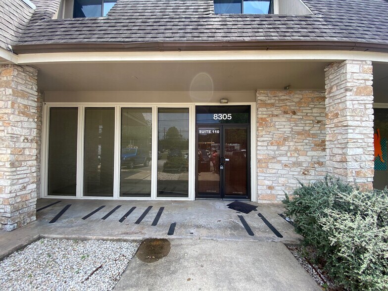 More Photos Of 8305 Hwy 71 W, Austin Storefront Retail Office For Lease