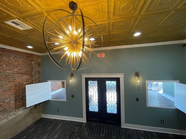 More Photos Of 9 W Main St, Ardmore Office For Sale