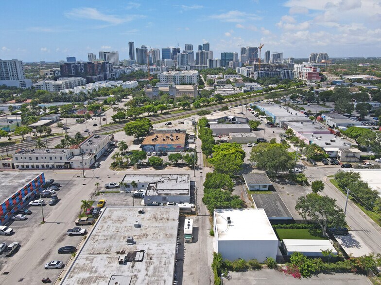 More Photos Of 905 NE 3rd Ave, Fort Lauderdale Light Manufacturing For Sale